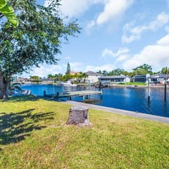 Waterfront, Fishing, Firepit @ The Pier Cottage