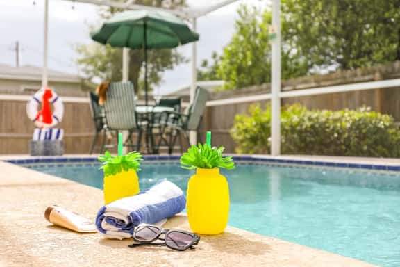 Salty Tide Getaway | Nightlife, Pool, Play, Beach - Image 1