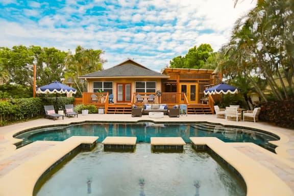 Tuscan Breeze Manor