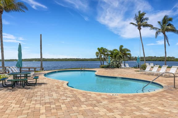 Paradise View - Pool, Bay, Hot Tub, Beach 10 min - Image 1